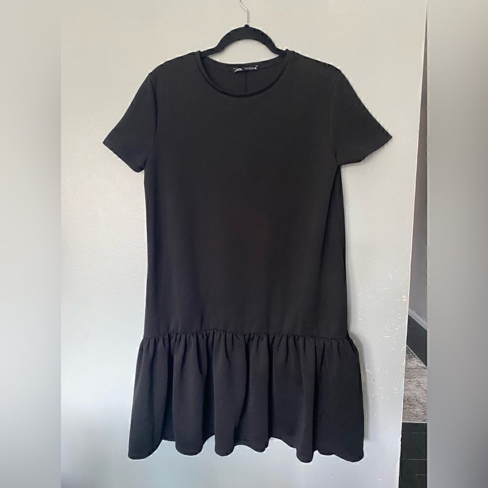 Zara Black Boxy ruffled  Dress M